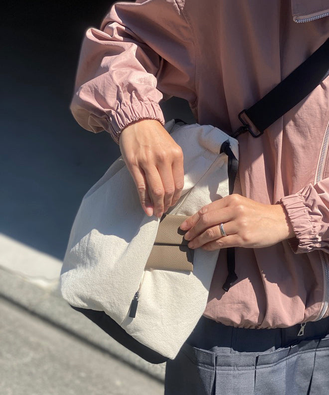 Soft Tuck Shoulder Tote Bag: M Size