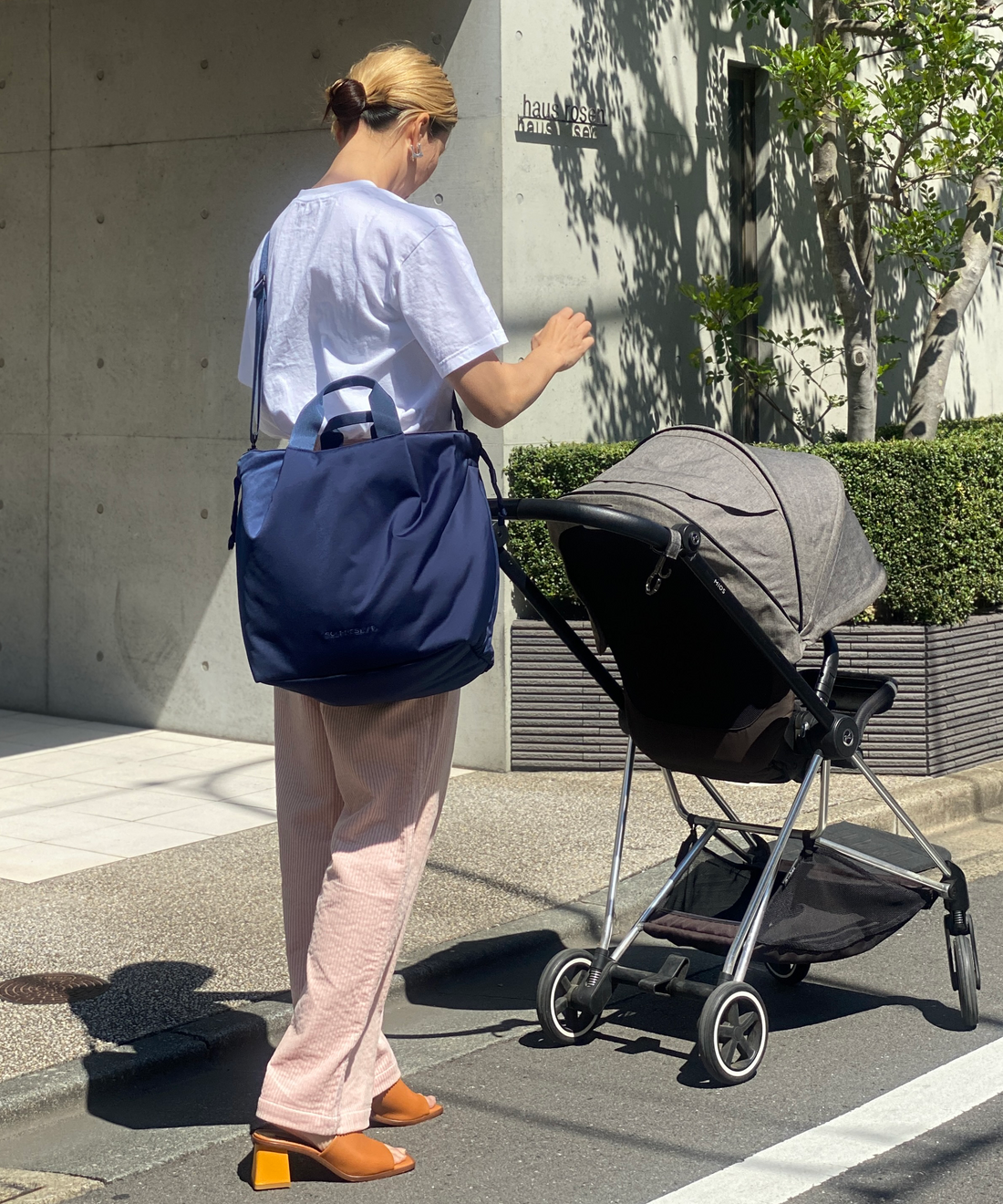 Soft Tuck Shoulder Tote Bag: M Size