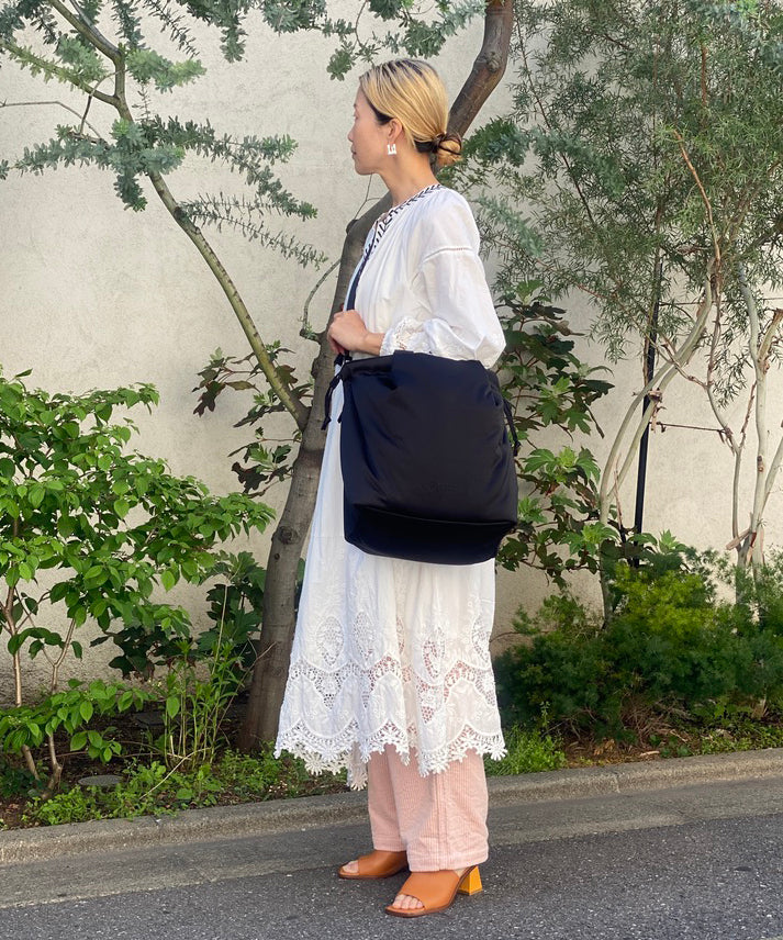 Soft Tuck Shoulder Tote Bag: M Size