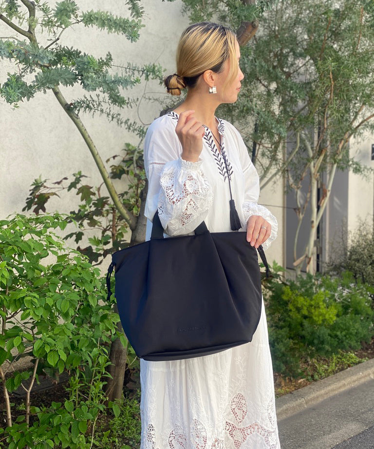 Soft Tuck Shoulder Tote Bag: M Size