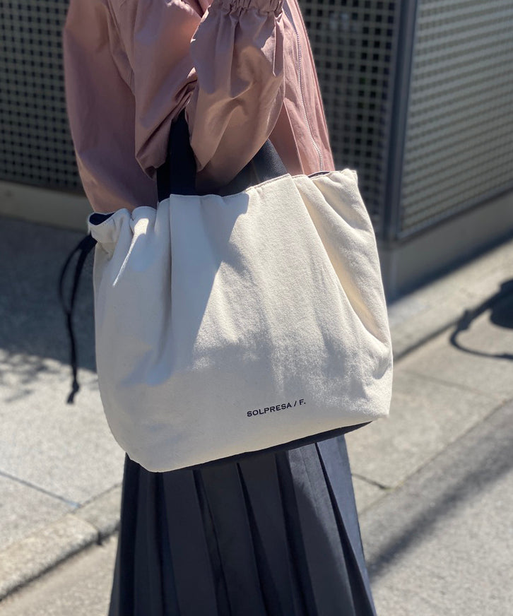 Soft Tuck Shoulder Tote Bag: M Size